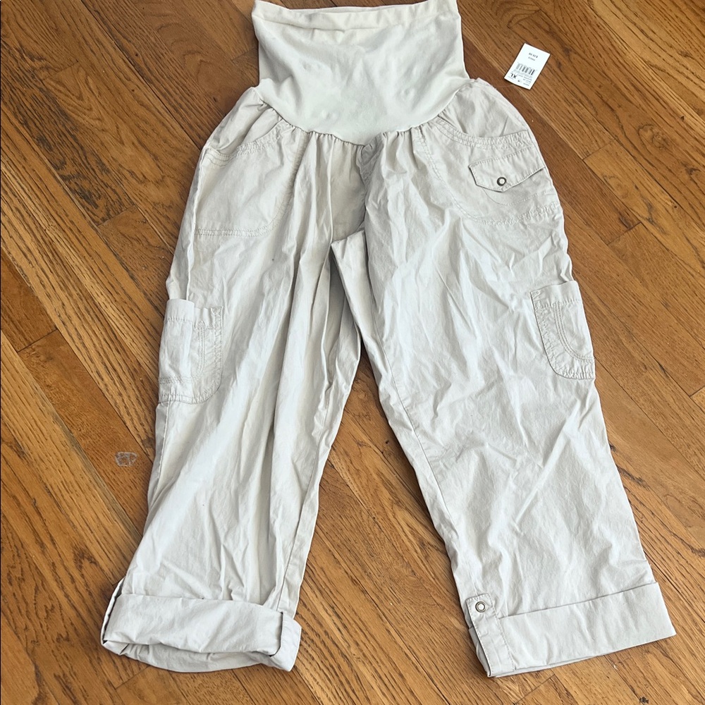 Motherhood maternity Cream Cargo capri Pants size XL NWT